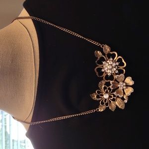 Sparkle floral necklace